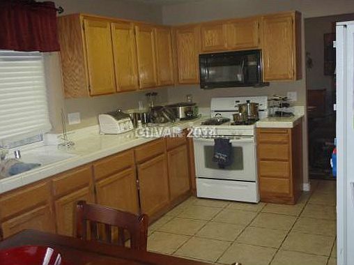 2nd image of 2090 Fallsburg Way