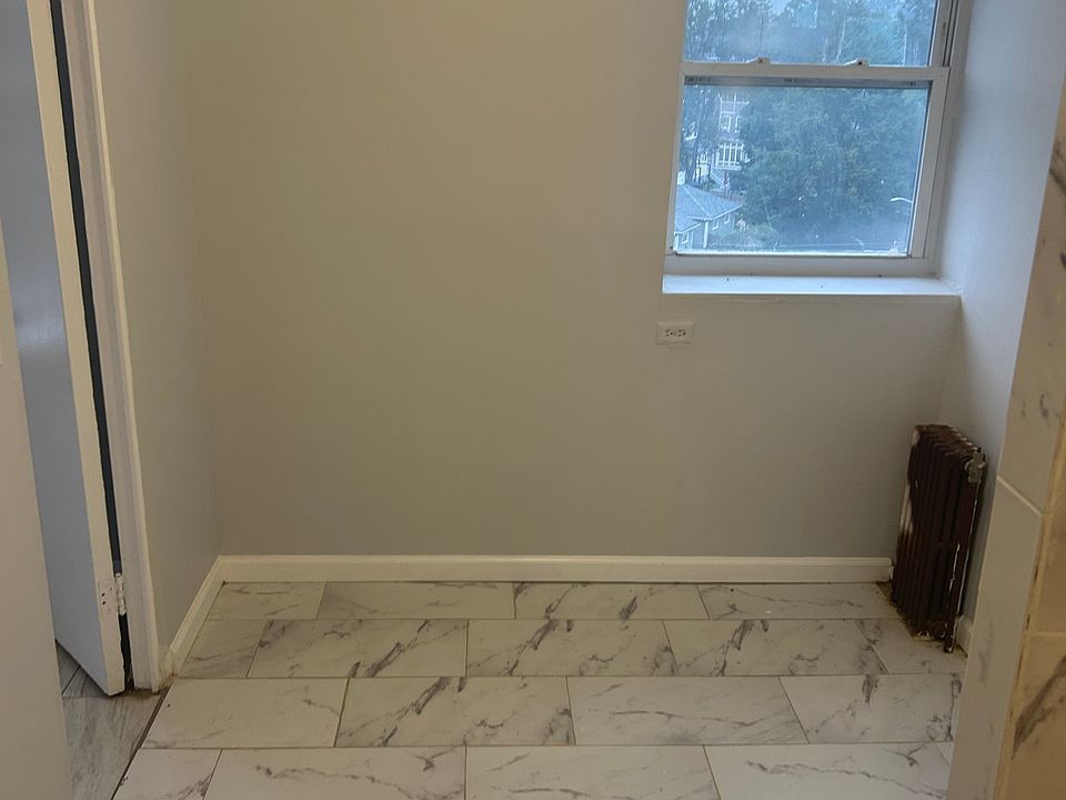 1st image of 909 Park Ave