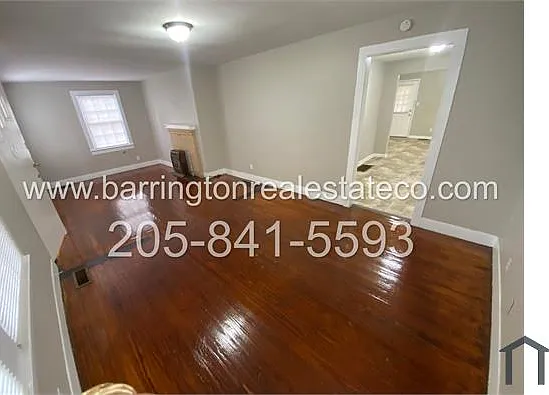 5703 Avenue O — Photo 2