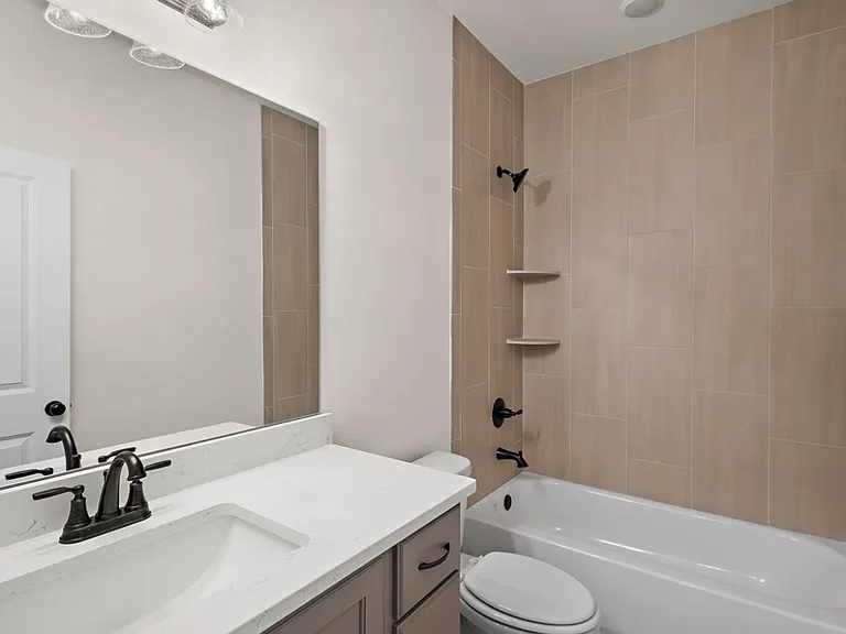 6520 Benjamin Cv — Photo 13