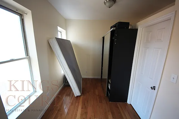 Rented by Kings Court Real Estate | media 31