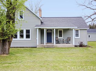 2753 Baldwin St, Jenison, MI 49428
