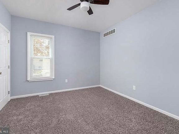 4th image of 418 Railroad Ave #A