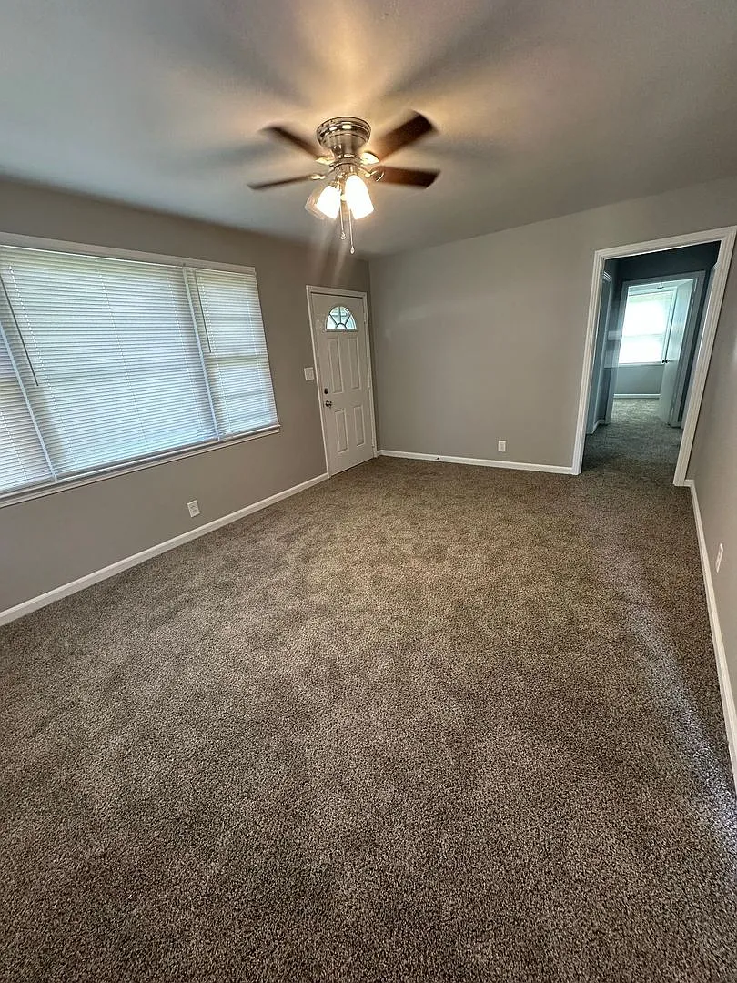 Beautifully Remodeled 3 Bed 1 Bath home in St. B area! — Photo 2