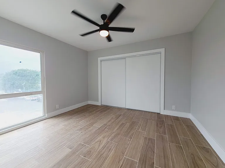1776 S Rimpau Blvd — Photo 6