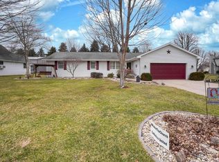 114 Wisteria Dr, Fremont, OH 43420