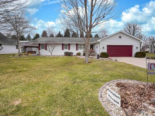 114 Wisteria Dr, Fremont, OH 43420