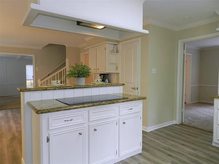 9403 Oxted Ln — Photo 8