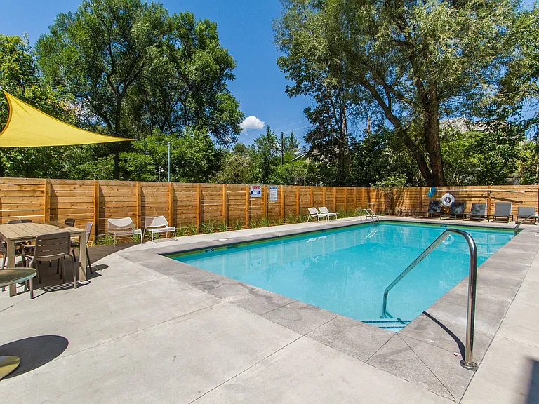 2121 Canyon Pool