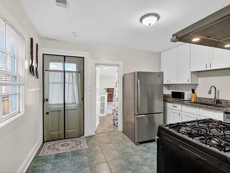 433 Pacific Ave — Photo 10
