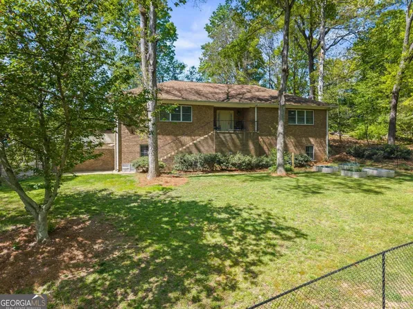 725 Nix Dr, Gainesville, GA 30501