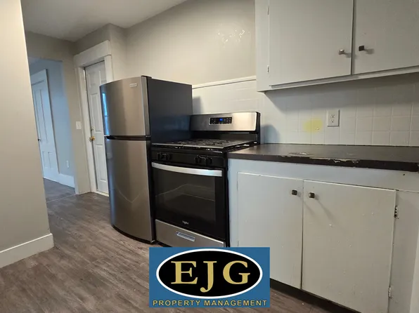 389 Lake Ave APT 9, Manchester, NH 03103