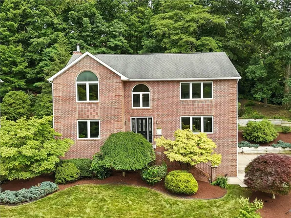 275 Jefferson St, Export, PA 15632