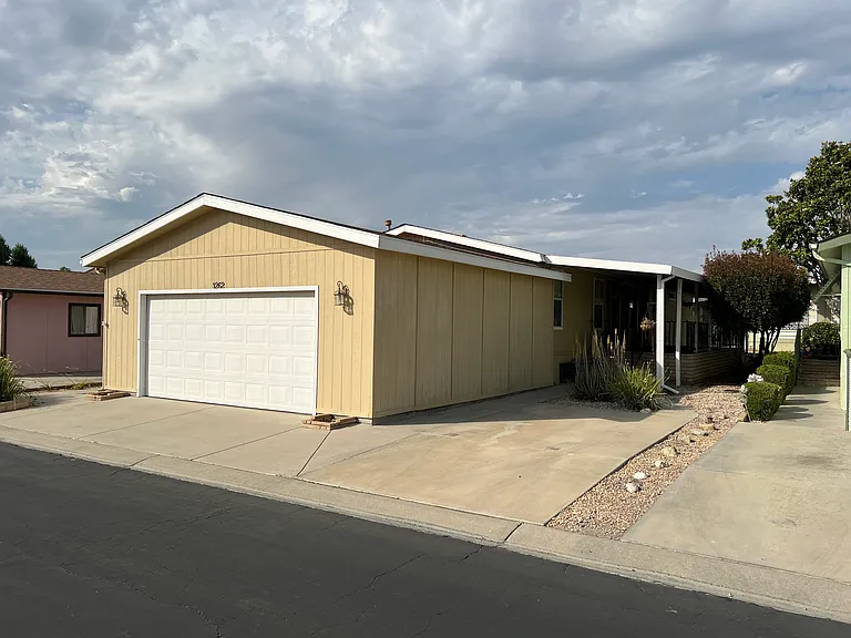1262 Sorrel Dr — Photo 1