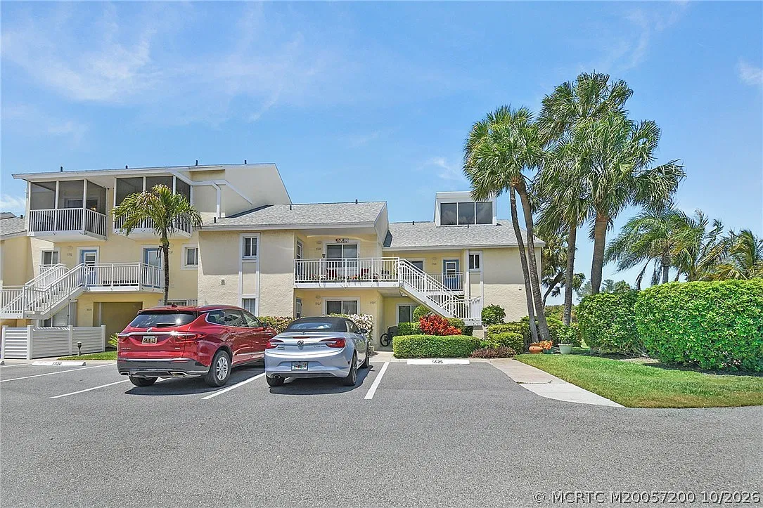 2 bed, 2.5 bath, 1600 sqft, $6,000 — Photo 3