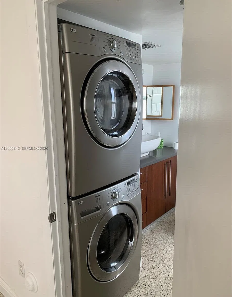 Galiano Condo — Photo 3