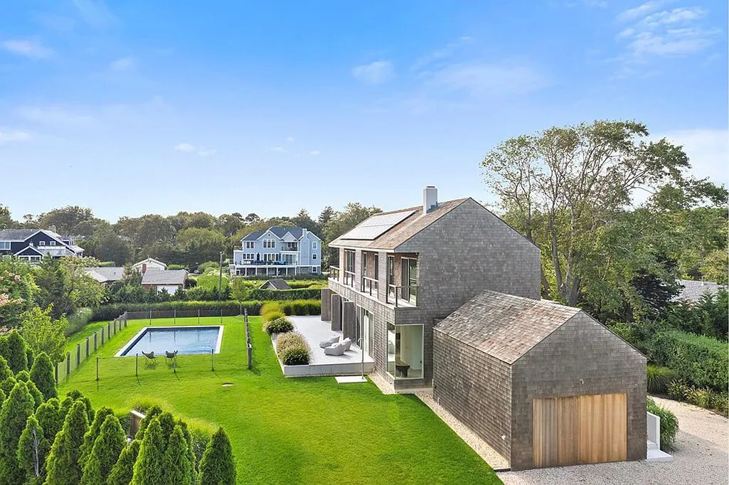 Modern with Bay Views — Photo 3