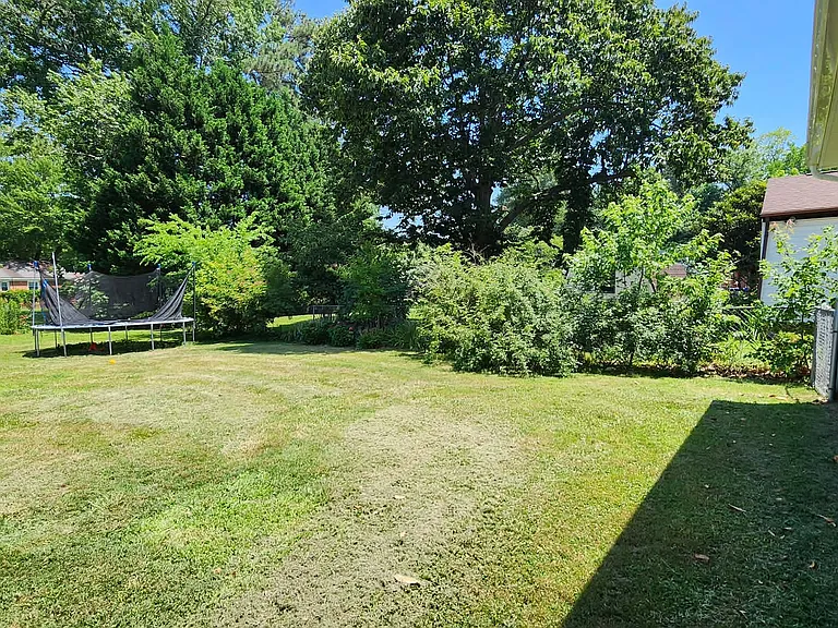 209 Dabney Dr — Photo 12