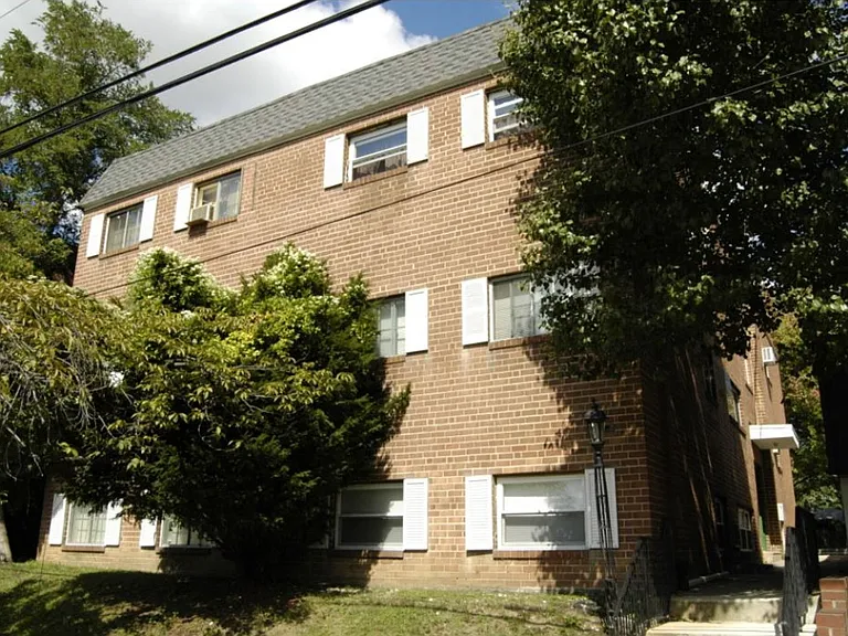 711-717 E Main St — Photo 12