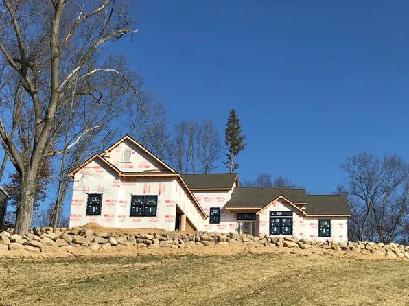 5931 Mountain Top Dr, Brighton, MI 48116