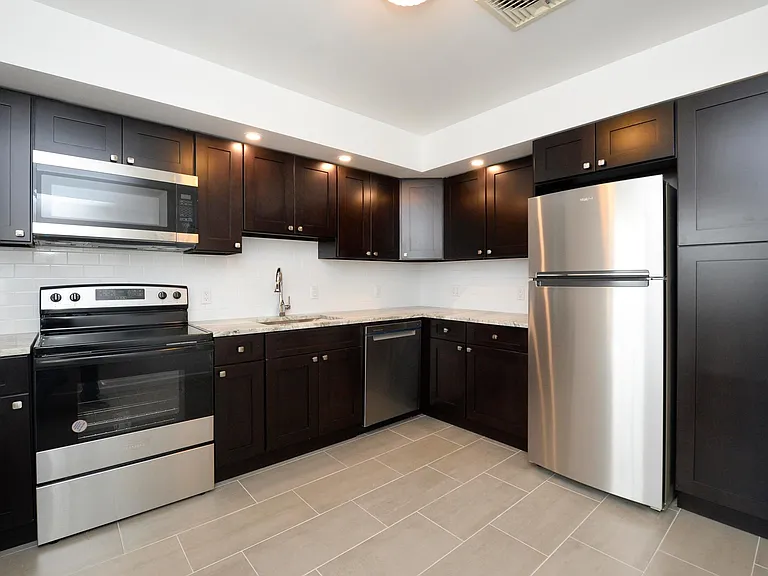 20 Ridge Rd #A5 — Photo 1