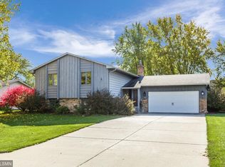 2626 Clearview Ave, Mounds View, MN 55112