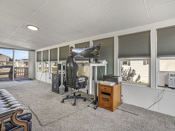 3rd image of 8289 Sea Breeze Dr