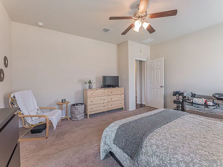 207 Christopher Dr — Photo 30