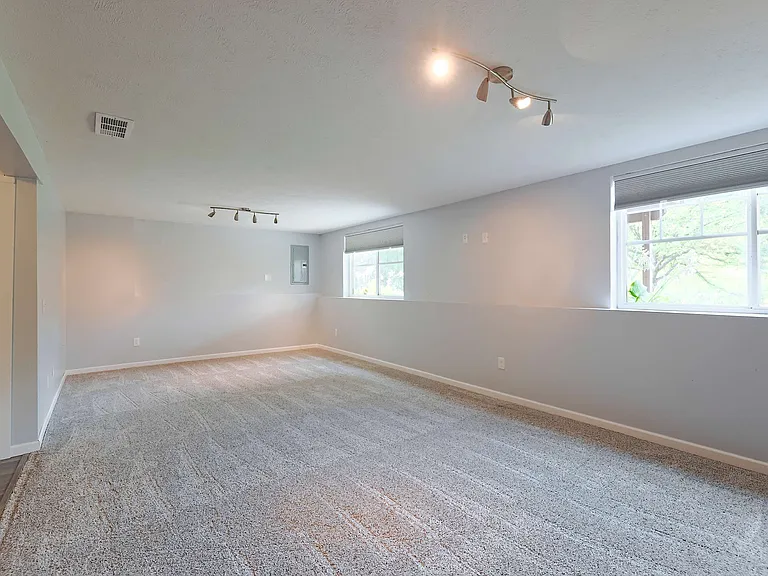 730 Norwood Dr — Photo 44