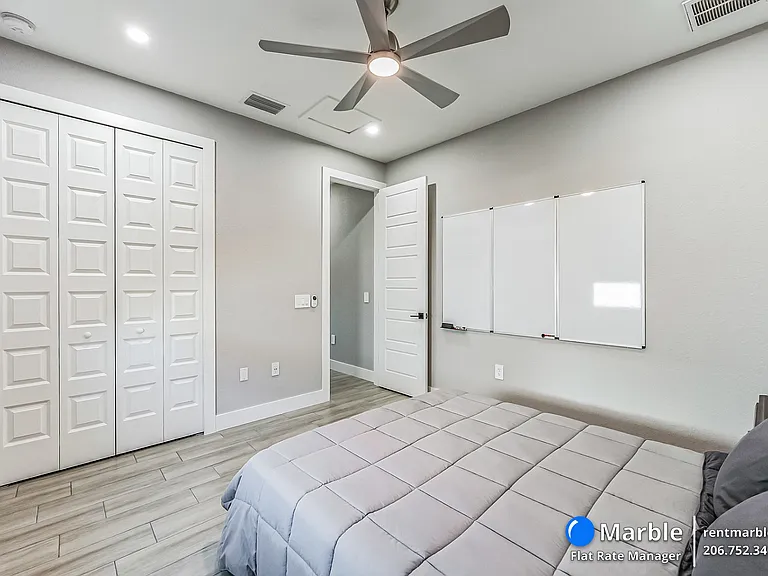 4618 Catalina Ln — Photo 20