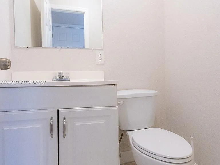 4648 NW 9th Dr #4648 — Photo 8