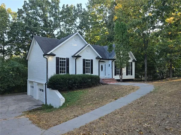 14 Sassafras Trl, Cartersville, GA 30121