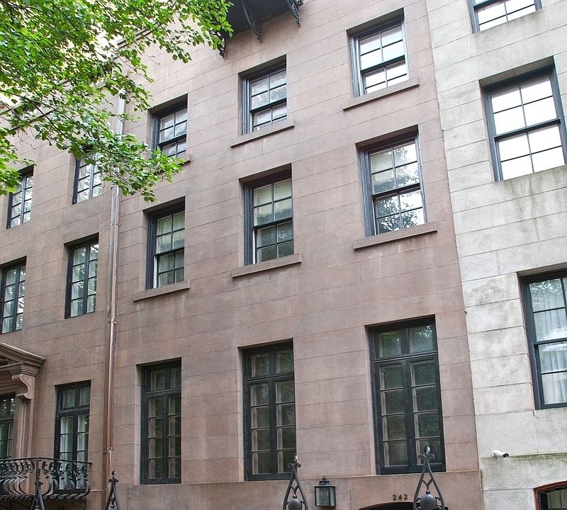 1st image of 242 E 49th St #1
