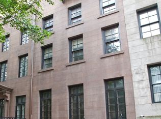 242 E 49th St #1, New York, NY 10017