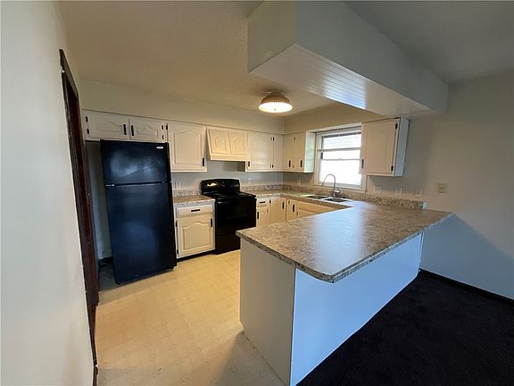 2nd image of 960 S Hancock Dr