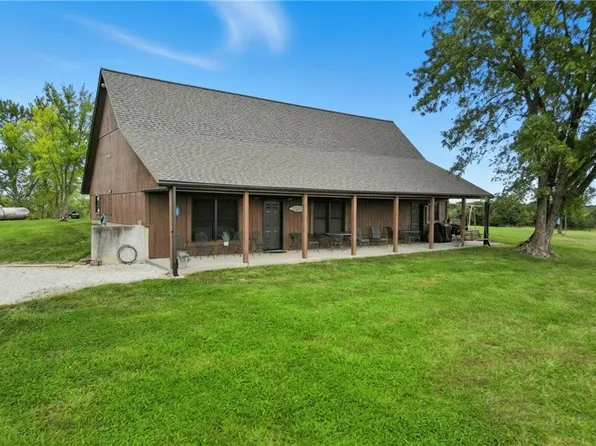 40298 E 208th St, Rayville, MO 64084