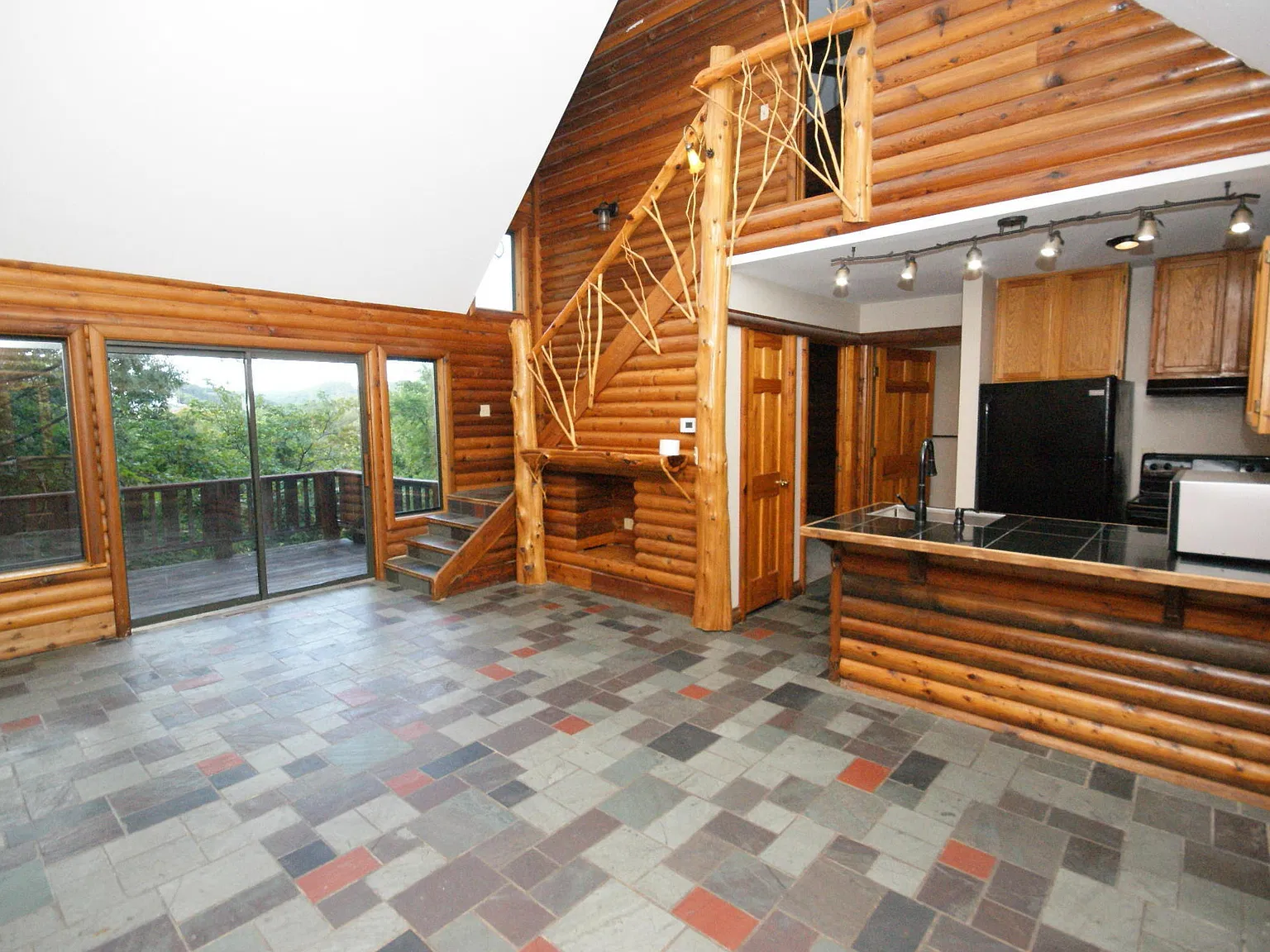 2 bed, 2.0 bath, 1000 sqft, $1,100 — Photo 2