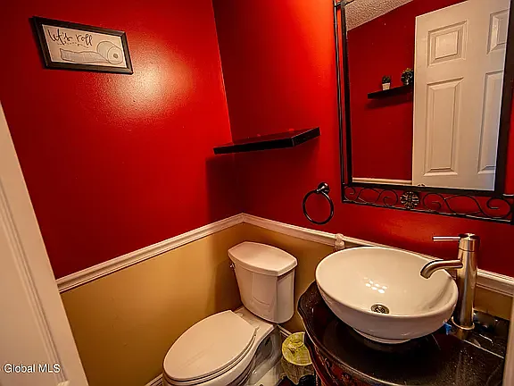 3 bed, 1903 sqft, $3,290 — Photo 4