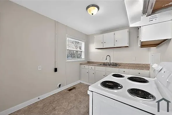 4075 Middlehurst Ln — Photo 5