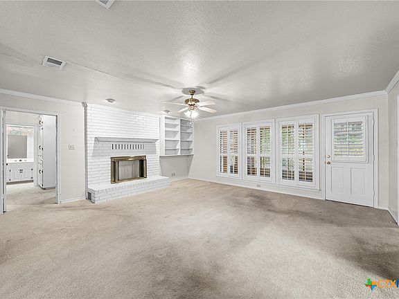 4th image of 3301 Pecan Valley Dr