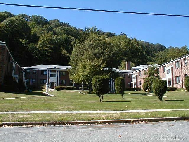 1st image of 23 Lawrence Dr