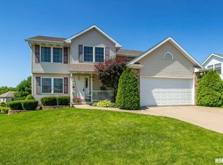 1506 E 5th St, Coal Valley, IL 61240