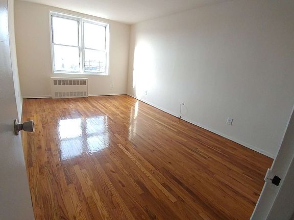 4th image of 4225 65th Pl APT 5G