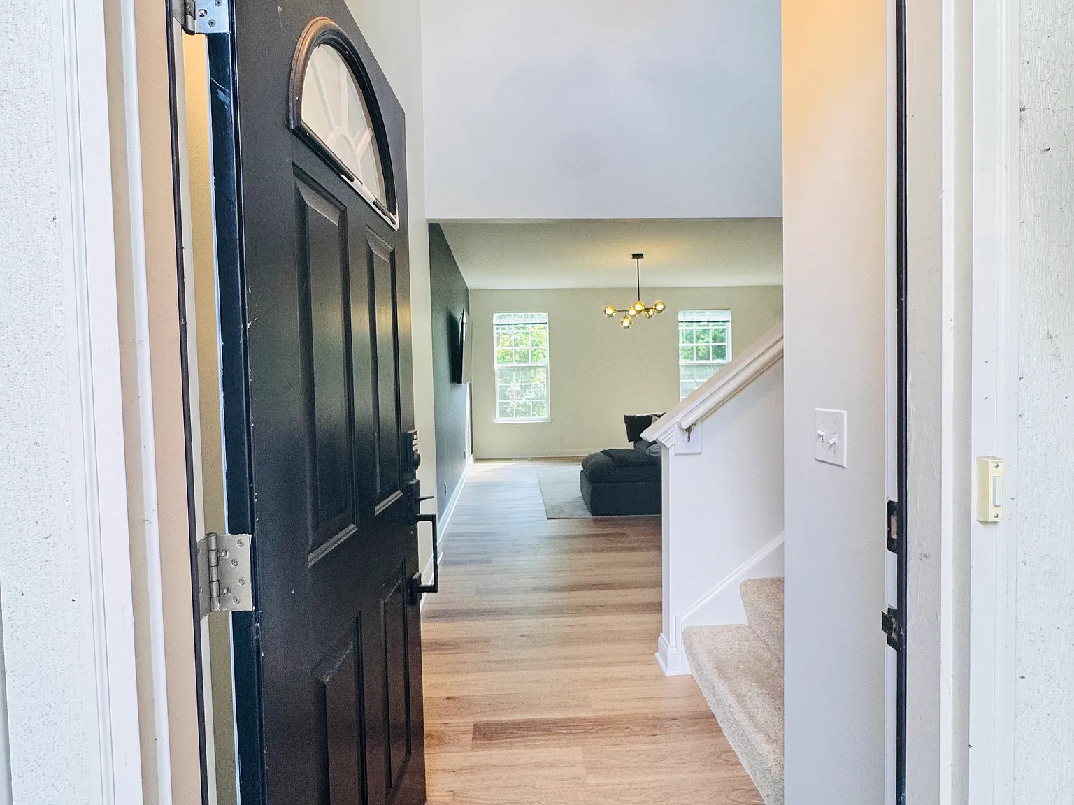 61 Melrose Ct — Photo 2