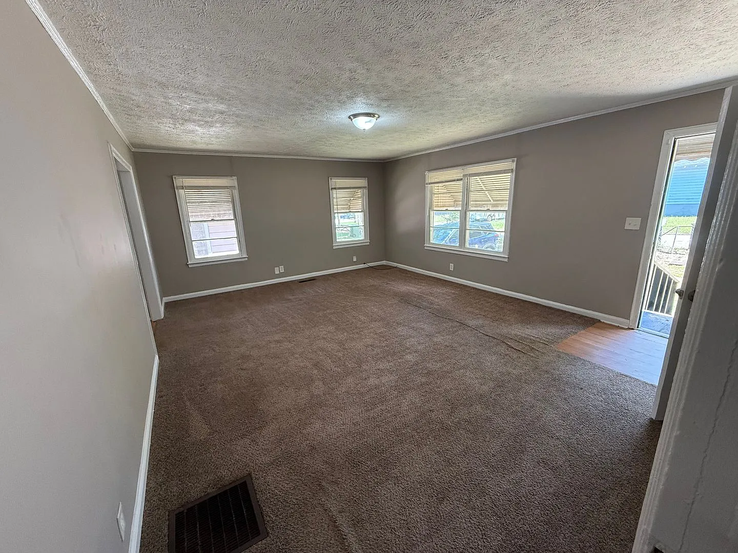 2 Bedroom, 1 Bath House — Photo 4