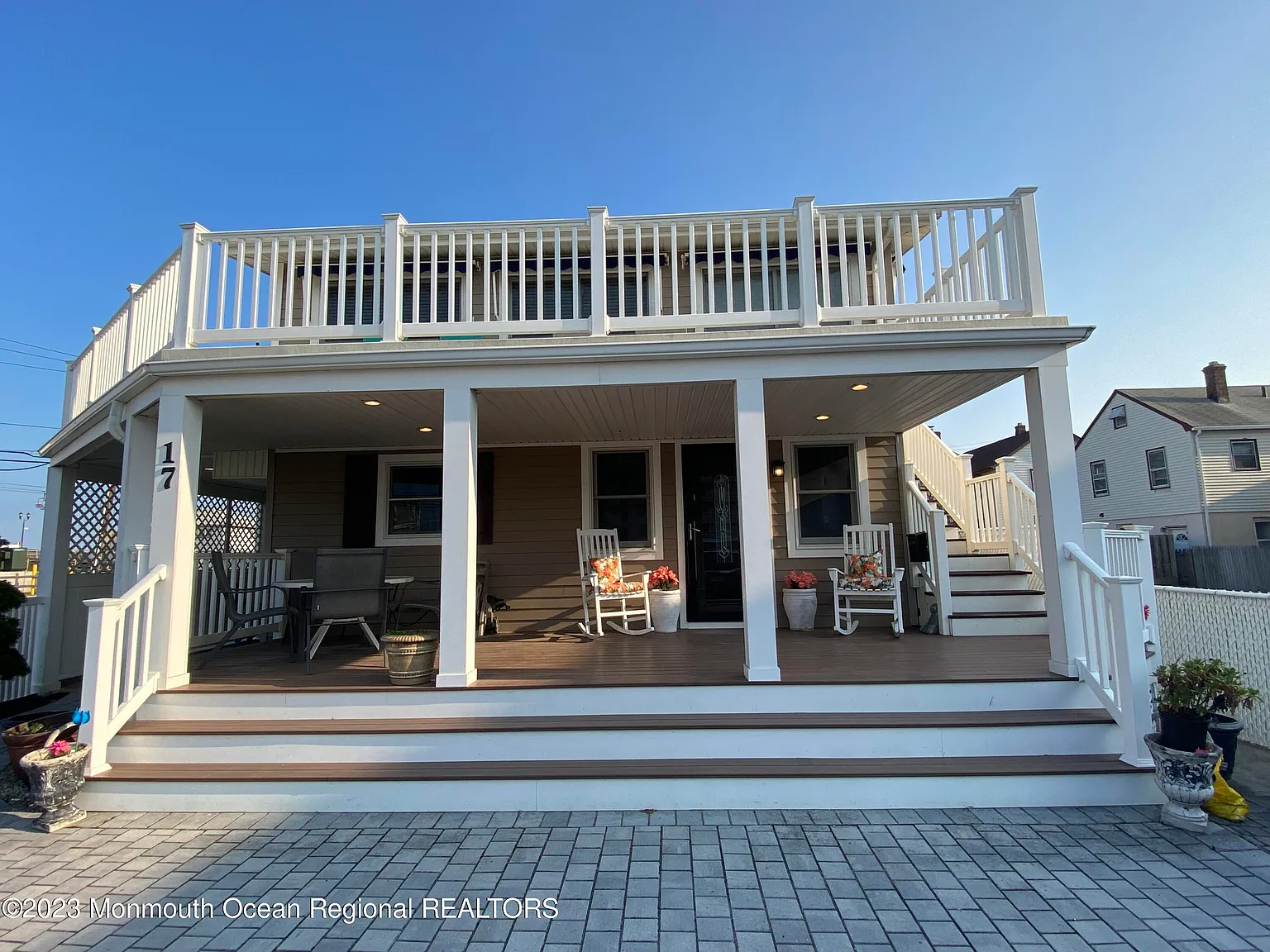 2 bed, 1.5 bath, 1050 sqft, $2,000 — Photo 1