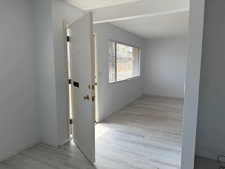 3723 Howard Ave — Photo 7