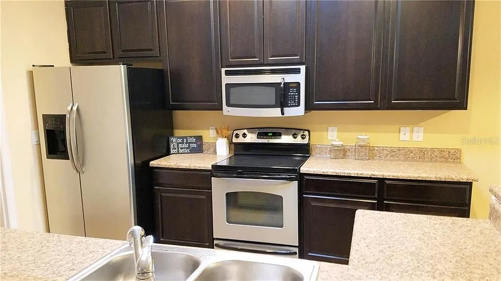 3 bed, 1634 sqft, $2,150 — Photo 4