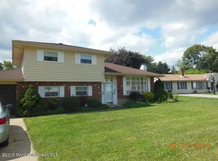 9 Forsgate Dr, Freehold, NJ 07728