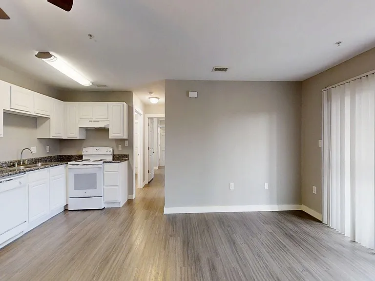 Hill Country Apartments — Photo 46